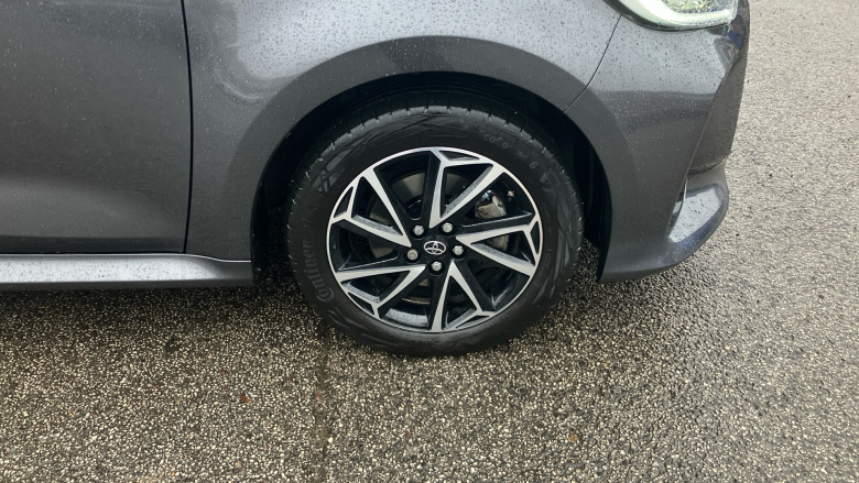 Toyota Yaris 1.5 Hybrid Design 5dr CVT Hybrid Hatchback